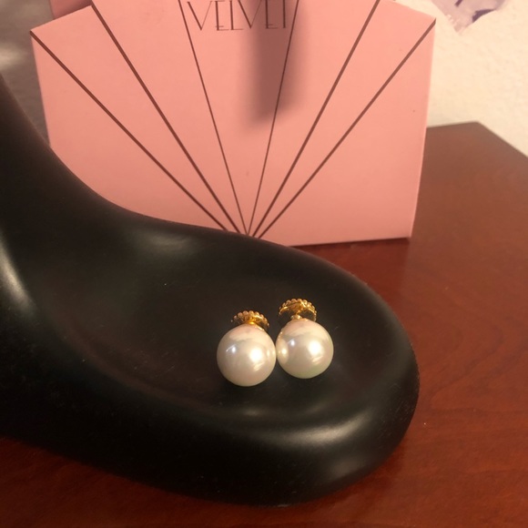 Amanda Rose pearl earrings, Velvet Collection - Picture 3 of 5